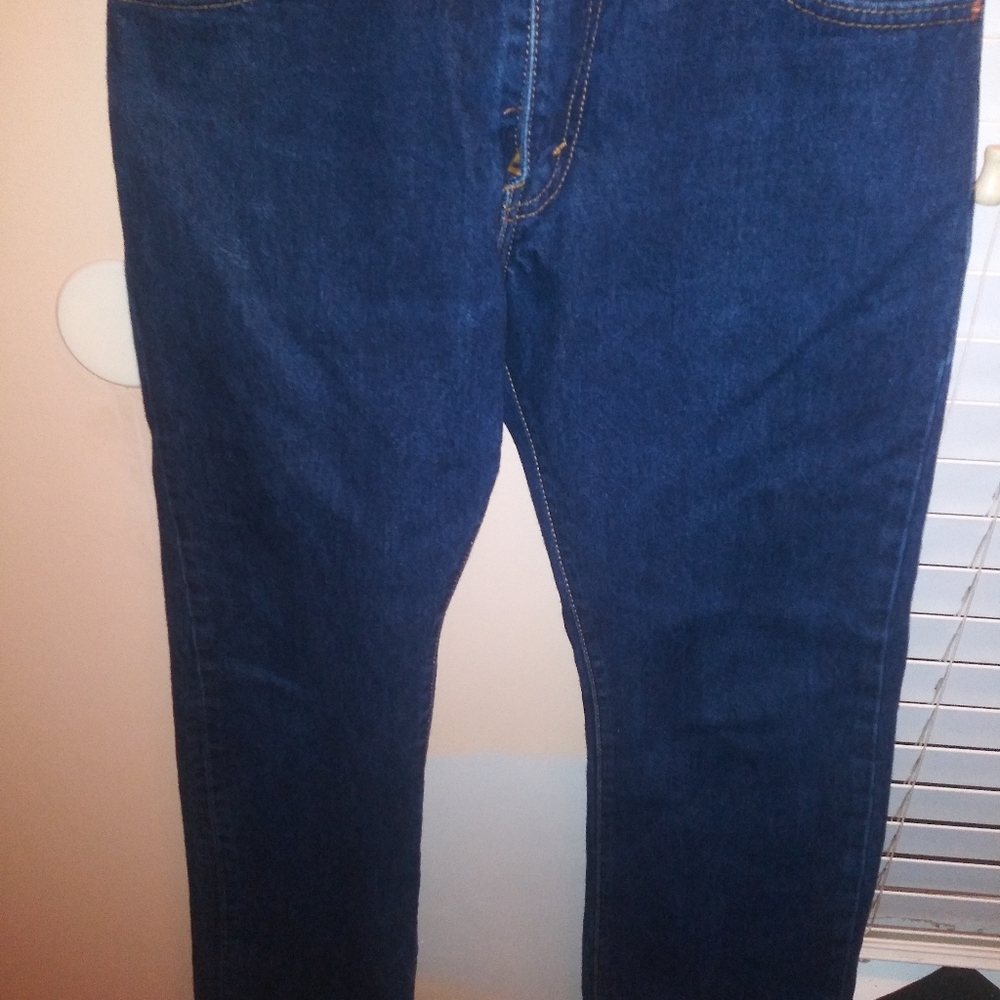 Levis